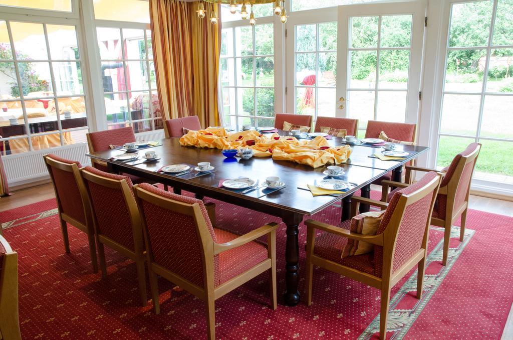 Hotel Gutshof Busch Sarstedt Exteriör bild