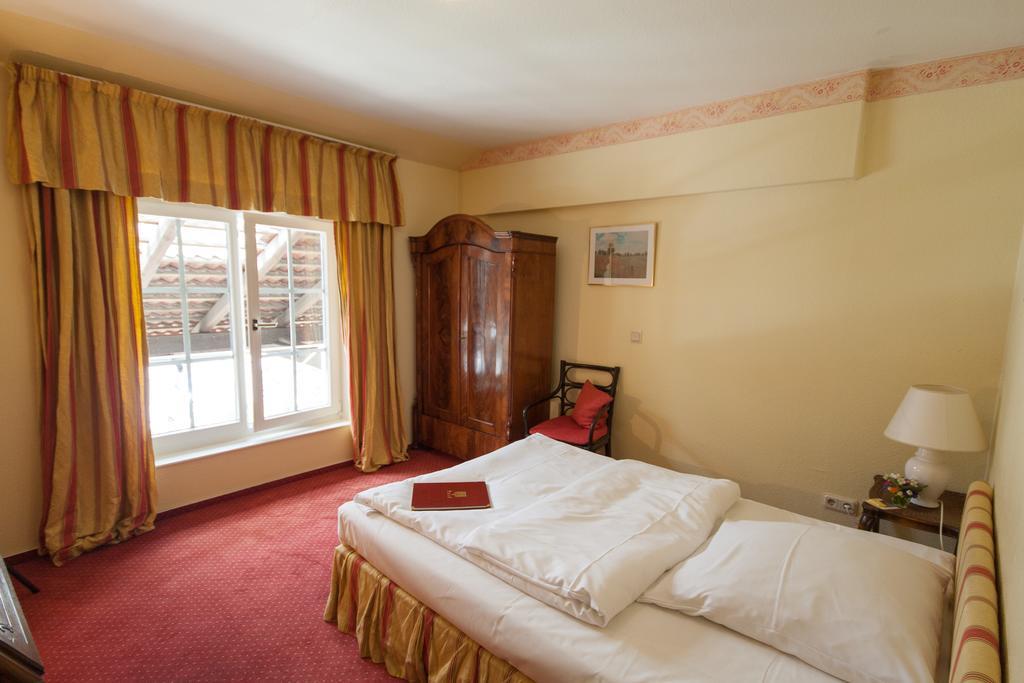 Hotel Gutshof Busch Sarstedt Rum bild