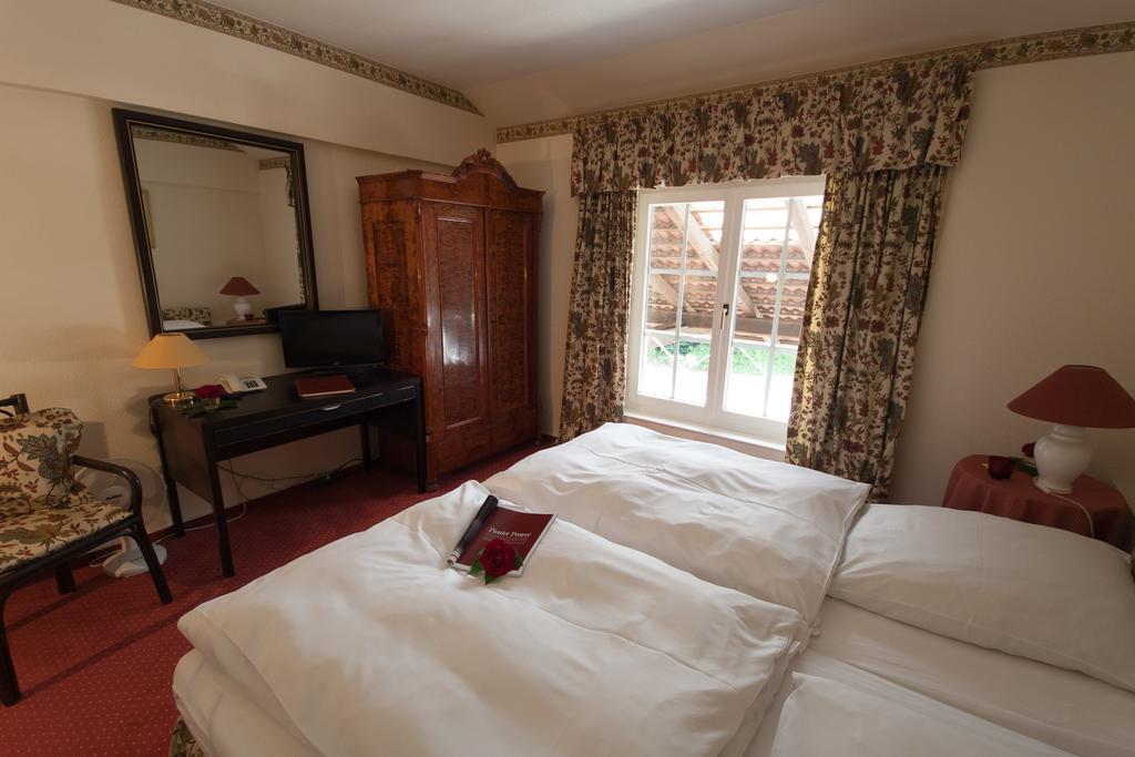 Hotel Gutshof Busch Sarstedt Rum bild