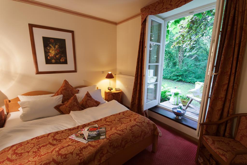 Hotel Gutshof Busch Sarstedt Rum bild